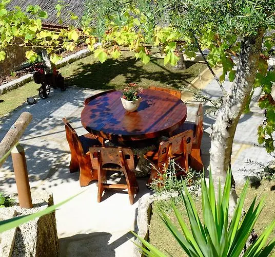 Casa Do Penedo * Lavradas